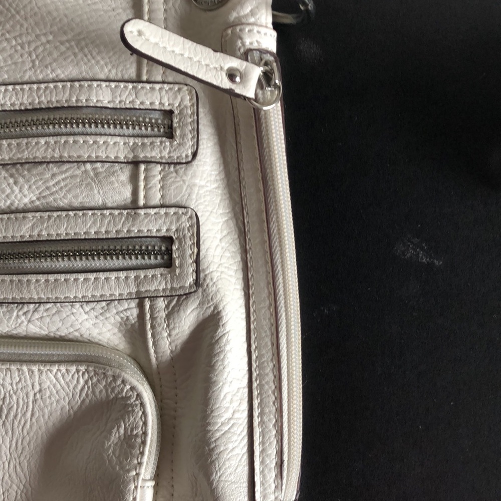 Tyler Rodan Crossbody - Picture 4 of 12